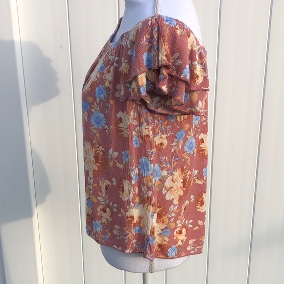 Off Shoulder Flower Shirt - Picture 2 of 4